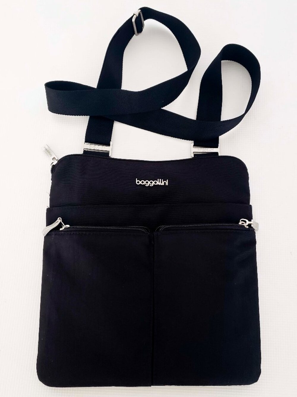 Baggallini Slim Crossbody Black